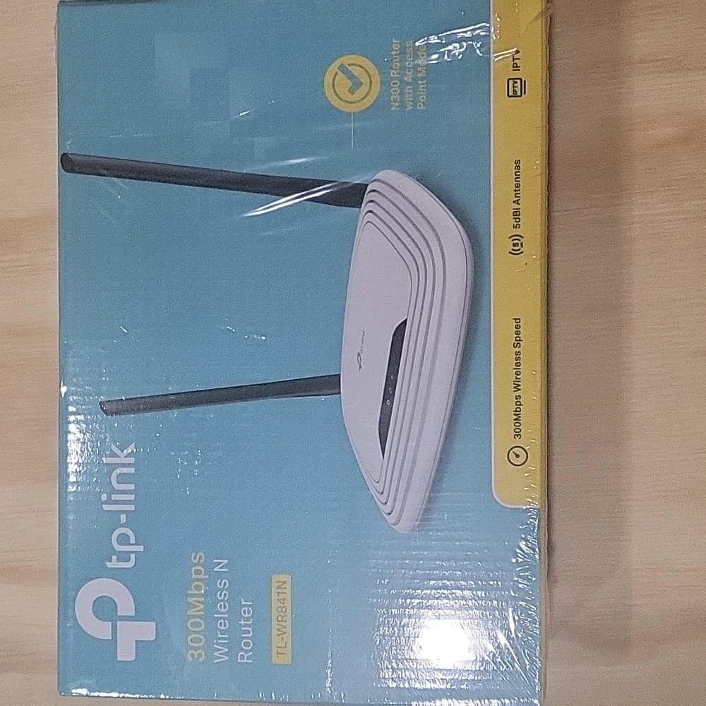 Tp link wireless  router 300 bps wireless  N router TL- WR841N